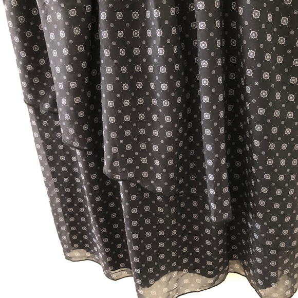 Sleeveless Dress with Tier Details - M - Picture 4 of 8